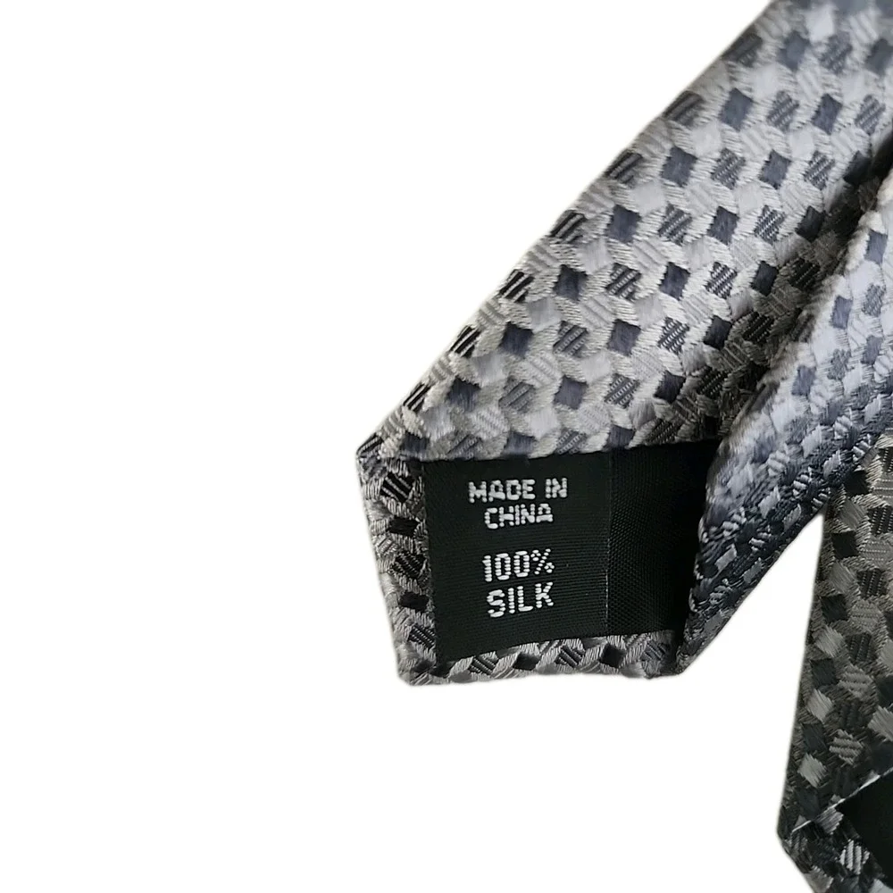 Van Heusen Jacquard Men's Necktie 100% Silk‎ Black/Silver Tungsten Geometric 58